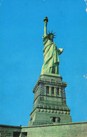 Old postcard of the Statue of Liberty, USA