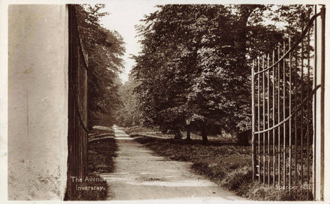 THE AVENUE, INVERARY - OLD REAL PHOTO ARGYLLSHIRE POSTCARD (ref 4666/24)