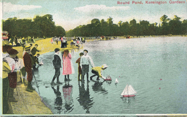 Old postcard of Round Pond, Kensington Gardens, London