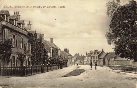 BROAD STREET (TOP PART), BAMPTON, OXFORDSHIRE 1908 POSTCARD